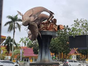 Ternyata Ini Penyebab Tugu Ikan Selais di Pekanbaru Patah