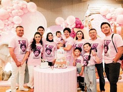 Momen Ulang Tahun Ameena Anak Aurel dan Atta yang Serba Pink