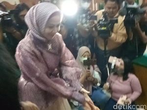 Akhirnya Venna Melinda Bertemu Ibunda Ferry Irawan: Apa Kabar Mami? Akhirnya Venna Melinda Bertemu Ibunda Ferry Irawan: Apa Kabar Mami?