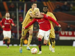 Dikenal punya kecepatan dan skill oke, Garnacho pun cukup merepotkan barisan belakang Barca. Foto: AP/Dave Thompson