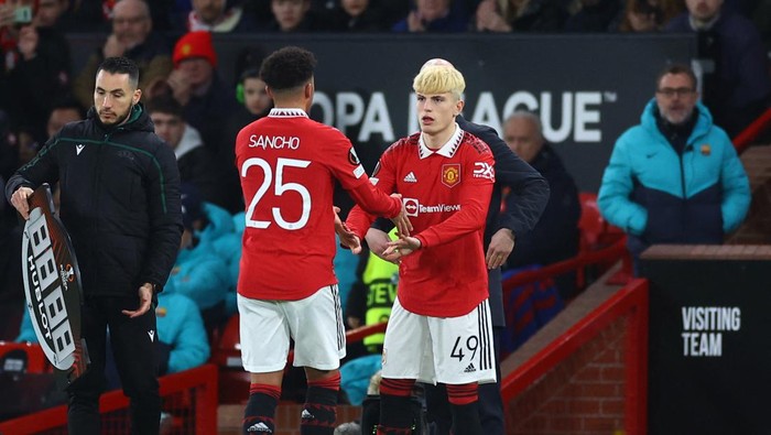 Alejandro Garnacho, MU vs Barcelona Soccer Football - Europa League - Play-Off Second Leg - Manchester United v FC Barcelona - Old Trafford, Manchester, Britain - February 23, 2023 Manchester United's Alejandro Garnacho comes on as a substitute to replace Jadon Sancho REUTERS/Carl Recine