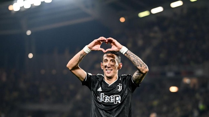 NANTES, FRANCE - FEBRUARY 23: Angel Di Maria of Juventus celebrates after scoring his teams third goal during the UEFA Europa League knockout round play-off leg two match between FC Nantes and Juventus at Beaujoire Stadium on February 23, 2023 in Nantes, France. (Photo by Daniele Badolato - Juventus FC/Juventus FC via Getty Images)