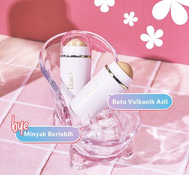 Bae+ Hello Oil Free Skin Volcanic Roller/Foto: Instagram/baeplusofficial alat kecantikan oil-absorbing face roller