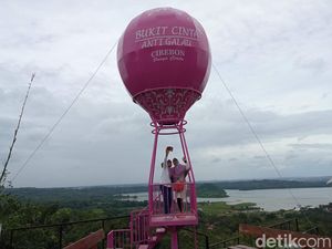 Bukit Cinta Anti Galau, Cocok Buat yang Pengen Lepas Penat di Cirebon Bukit Cinta Anti Galau, Cocok Buat yang Pengen Lepas Penat di Cirebon