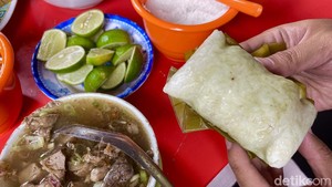 Cicip Coto Makassar di Pasar Senen yang Legendaris, Ada Menu Lempar Janda