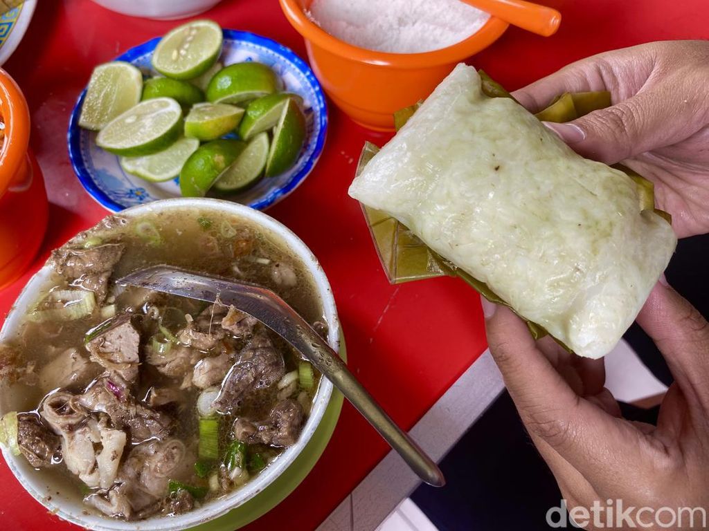Cicip Coto Makassar di Pasar Senen yang Legendaris, Ada Menu Lempar Janda Cicip Coto Makassar di Pasar Senen yang Legendaris, Ada Menu Lempar Janda
