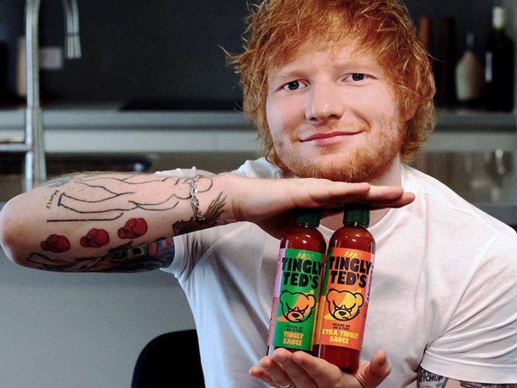 Ed Sheeran Luncurkan Produk Saus Pedas, Segini Harganya!