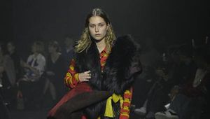 10 Koleksi Busana Burberry Fall/Winter 2023