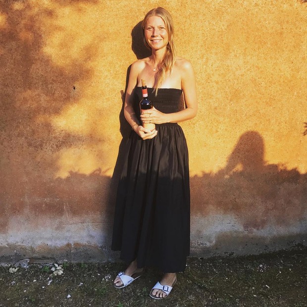 Foto: instagram.com/gwynethpaltrow Gwyneth Paltrow pakai Birkenstock Madrid/