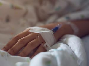 3 Tahun Wanita Ini Keluarkan Keringat Aneh 3 Tahun Wanita Ini Keluarkan Keringat Aneh