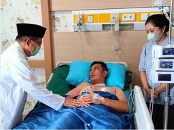 JK Jenguk Kapolda Jambi di RS Polri: Alhamdulillah Kondisi Membaik