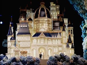 8 Foto Kue Pernikahan Mewah Artis Indonesia, Bentuknya Bak Istana Kerajaan 8 Foto Kue Pernikahan Mewah Artis Indonesia, Bentuknya Bak Istana Kerajaan