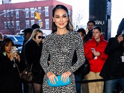 Isi Koper Luna Maya Saat Traveling, 2 Kg untuk Skincare