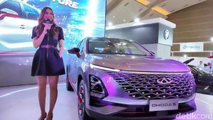 Luna Maya Beli Chery Omoda 5 Cash!