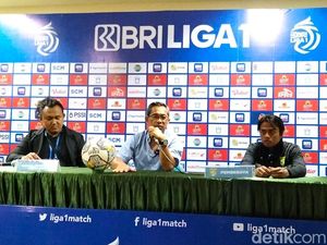 Alibi Aji Santoso Persebaya Kalah, Dikerjai Wasit hingga Sentil Erick Thohir Alibi Aji Santoso Persebaya Kalah, Dikerjai Wasit hingga Sentil Erick Thohir