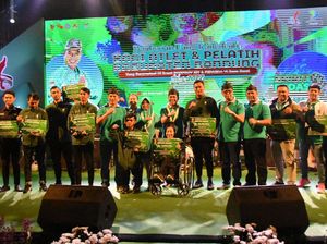 Bupati Bandung Beri Rp 28 M ke 627 Atlet Porprov XIV & Peparda VI Jabar Bupati Bandung Beri Rp 28 M ke 627 Atlet Porprov XIV & Peparda VI Jabar