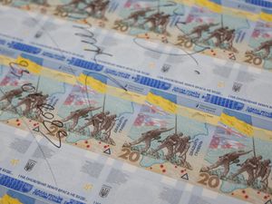 Penampakan Uang Kertas Ukraina Versi Setahun Invasi Rusia