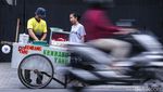Redupnya Sang Pengadil Lapangan Hijau Nyambi Jualan Kembang Tahu