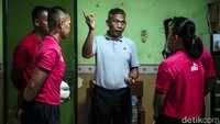 Tak hanya para supporter dan pemain, perangkat pertandingan pun menaruh harapan besar ketika terlibat ke dalam dunia sepakbola Indonesia. Dengan harapan kesuksesan untuk semuanya.