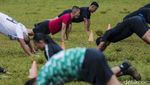 Redupnya Sang Pengadil Lapangan Hijau Nyambi Jualan Kembang Tahu