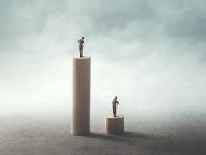 Pengertian Stratifikasi Sosial: Fungsi, Sifat, Ukuran, dan Contohnya