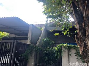 Ciri-ciri Sosok Misterius yang Naik Atap-Resahkan Warga Kutisari Surabaya Ciri-ciri Sosok Misterius yang Naik Atap-Resahkan Warga Kutisari Surabaya
