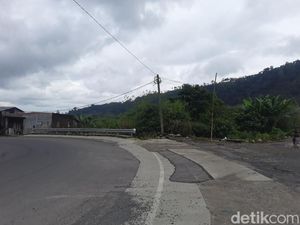 2 Tikungan Horor di Sumut, Banyak Warga Ngaku Lihat Penampakan Mistis 2 Tikungan Horor di Sumut, Banyak Warga Ngaku Lihat Penampakan Mistis