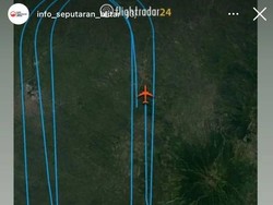 Pesawat Militer AS Terbang di Langit Blitar, Warga: Suaranya Mirip Geluduk