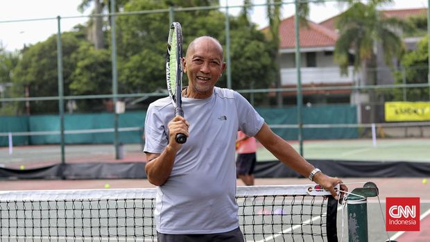 Tintus Arianto Wibowo Tintus Arianto Wibowo peraih medali emas tenis ganda putra Asian Games 1982 bersama Yustedjo Tarik. Tintus juga peraih beragam medali emas SEA Games pada era 1980-an.