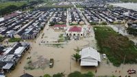 Perumahan di Cikarang Utara Terendam Banjir Setinggi 1 Meter