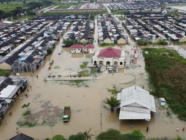 Perumahan di Cikarang Utara Terendam Banjir Setinggi 1 Meter