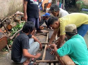 Warga Cipinang Minta Pemerintah Perbaiki Jembatan Rusak Tertimpa Pohon