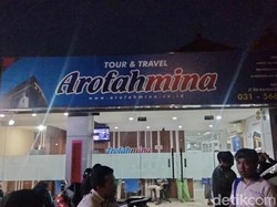 Puluhan Orang Geruduk Kantor Travel Umrah Tagih Kejelasan ke Tanah Suci