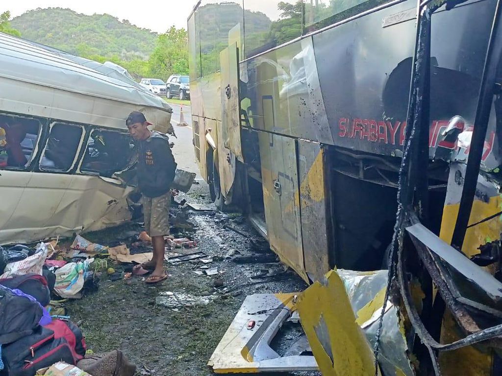 Fakta-fakta Laka Maut Bus vs Travel di Sumbawa Barat yang Tewaskan 6 Orang