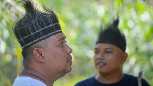 Melihat Lebih Dekat Kopiah Berbahan Ekor Kuda