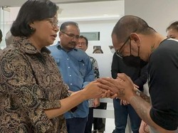Momen Sri Mulyani Jenguk David di RS Mayapada Jaksel