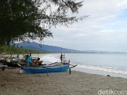 Cantiknya Pantai Kedai Tiga, Wisata Bahari Andalan di Barus