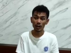 Tenteng Pistol di Depan Bank, Pria Klaten Termehek-mehek Minta Maaf Tenteng Pistol di Depan Bank, Pria Klaten Termehek-mehek Minta Maaf