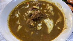 Sedapnya Tongseng Racikan Bu Sri yang Habiskan 50 Kg Daging Kambing
