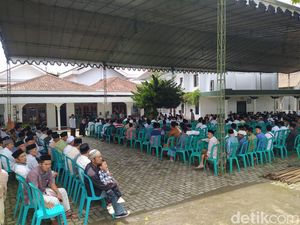Suasana Rumah Duka Korban Laka Maut Tol Karanganyar di Tegalrejo Magelang