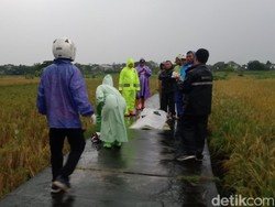 Detik-detik 2 ABG di Klaten Tersambar Petir, Satu Tewas