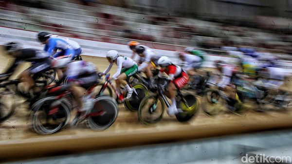 Unjuk Gigi Pebalap Wanita Dunia di Nomor Elemination Race