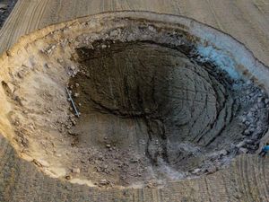 Sinkhole Raksasa Muncul Usai Gempa Turki
