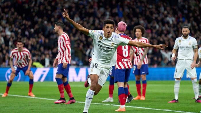 MADRID, SPAIN - FEBRUARY 25: Alvaro Rodriguez of Real Madrid celebrates after scoring the teams first goal during the LaLiga Santander match between Real Madrid CF and Atletico de Madrid at Estadio Santiago Bernabeu on February 25, 2023 in Madrid, Spain. (Photo by Angel Martinez/Getty Images)