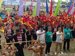 Contoh Percakapan Bahasa Madura Beserta Artinya untuk Pemula Contoh Percakapan Bahasa Madura Beserta Artinya untuk Pemula