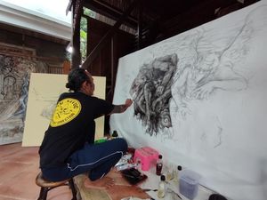 Seniman Denpasar Melukis Pakai Abu Vulkanik Gunung Semeru Seniman Denpasar Melukis Pakai Abu Vulkanik Gunung Semeru