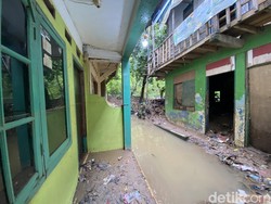 Rumah-rumah Petak Langganan Banjir di Cawang yang Sepi Pengontrak