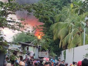 Kebakaran Permukiman di Tanah Abang Jakpus, Asap Membubung Tinggi