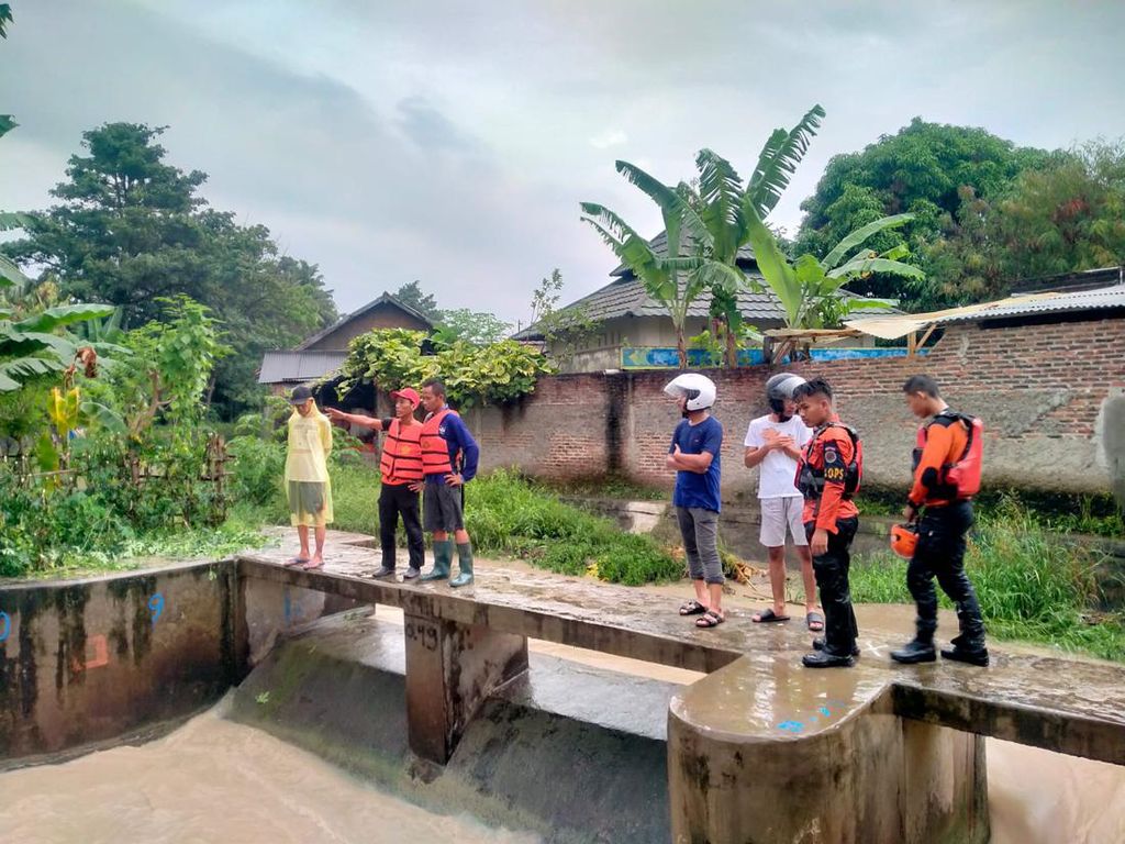 Main di Kali Bonakarta Cilegon, Bocah 5 Tahun Hilang Terseret Arus