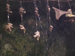 Kekuatan Luar Biasa Sumur di Inggris Bisa Ubah Ragam Benda Jadi Batu